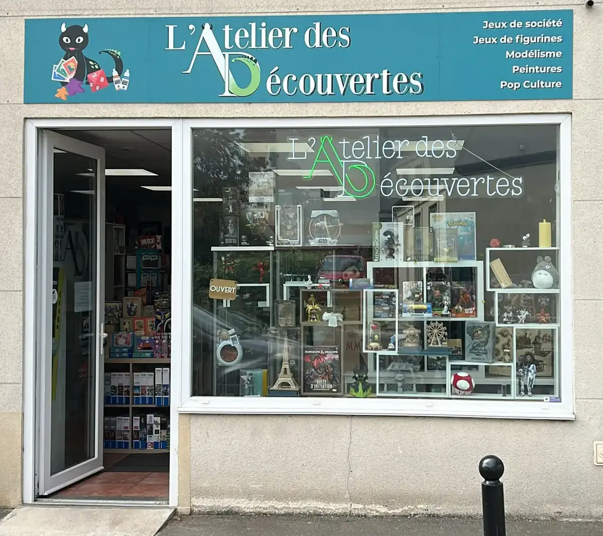 Photo devanture commerce L'Atelier des découvertes, boutique ludique, France