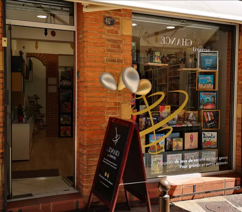Photo devanture commerce La Chance qui tourne, boutique ludique, France