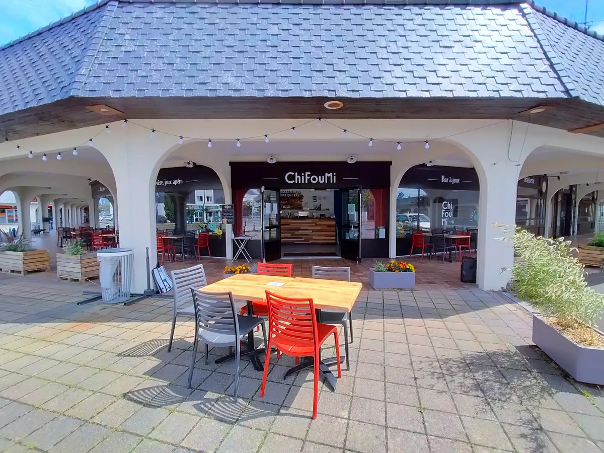 Photo devanture commerce Le ChiFouMi, boutique ludique + bar à jeux, France