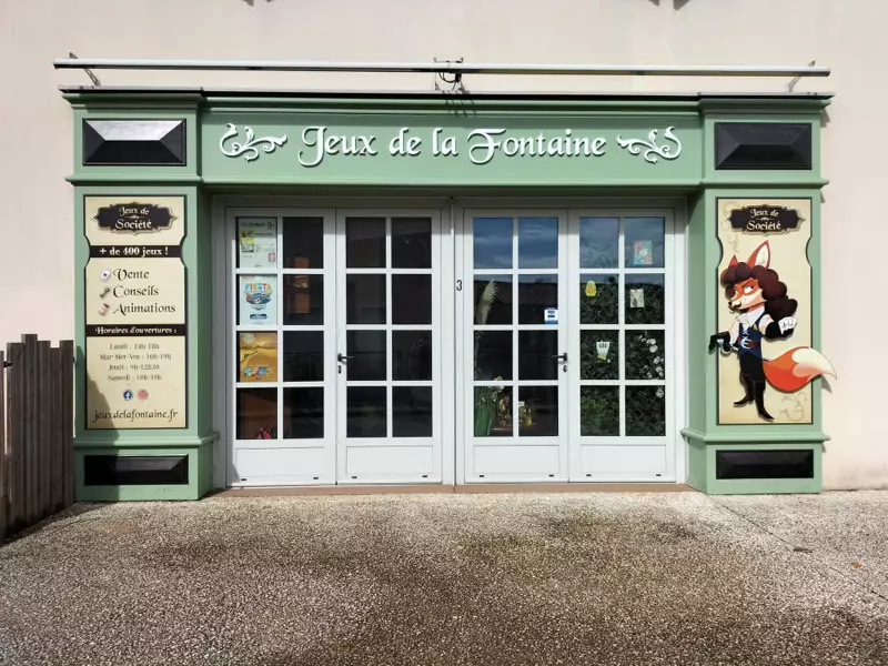 Photo devanture boutique Jeux de La Fontaine, boutique de jeux de société, France