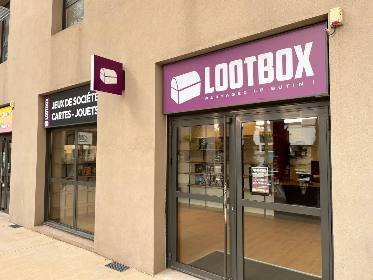 Photo devanture boutique Lootbox, boutique de jeux de société, France