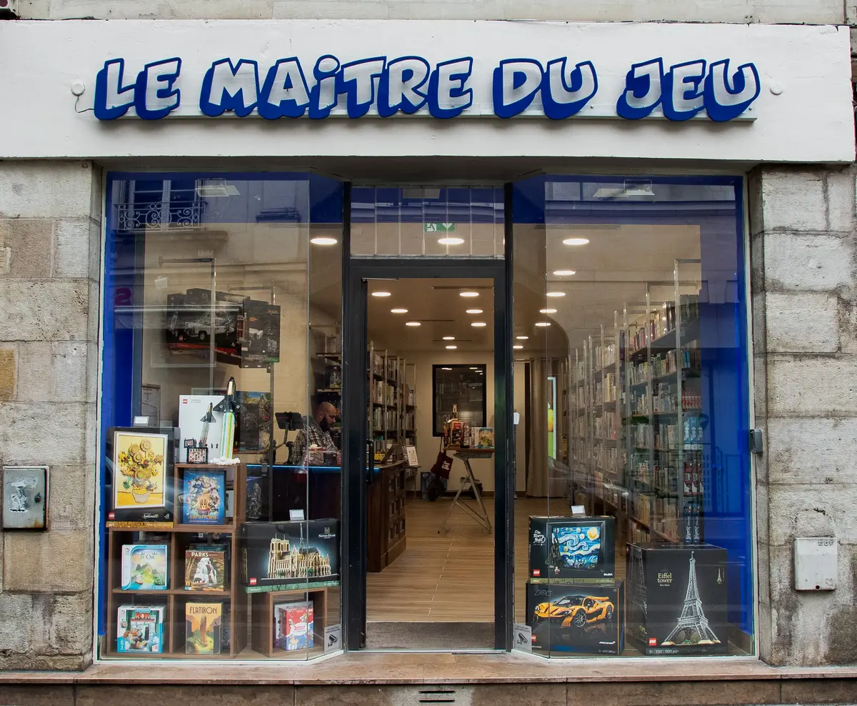 Photo devanture commerce Le Maitre du Jeu, boutique ludique, France