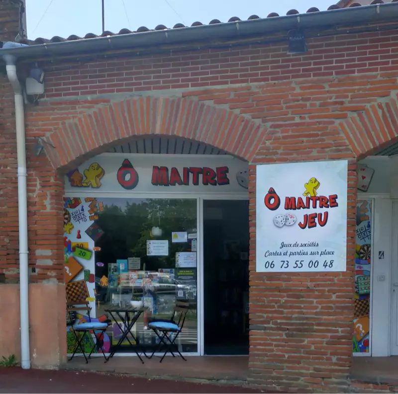 Photo devanture commerce Ô maitre du jeu, boutique ludique, France