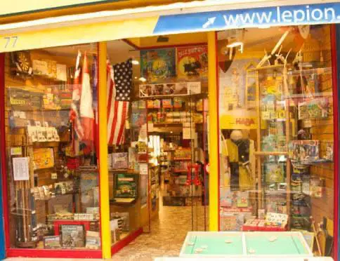 Photo devanture commerce Le Pion Magique, boutique ludique, France